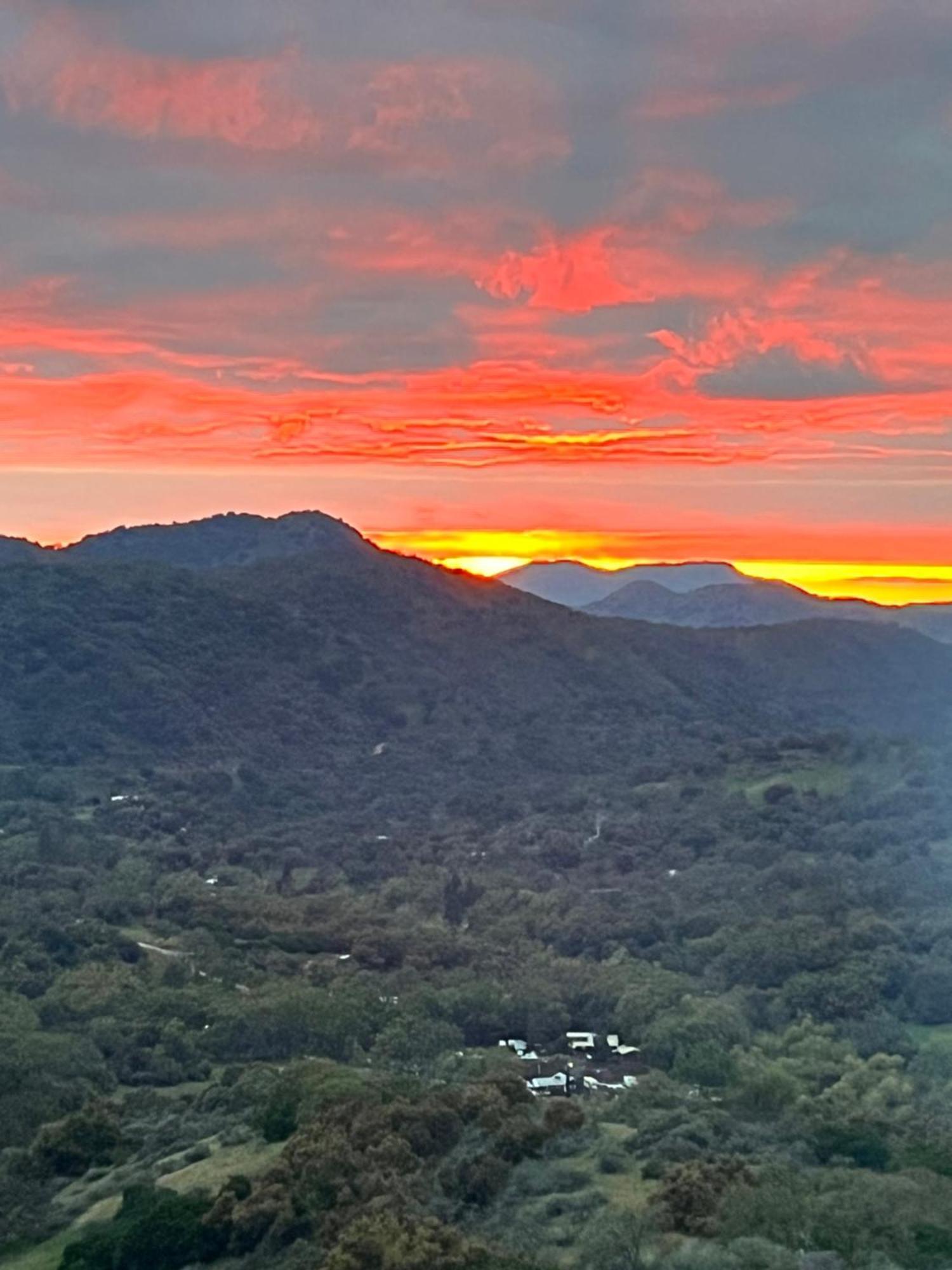 Mystic Mountain Retreat Villa Miramonte Luaran gambar